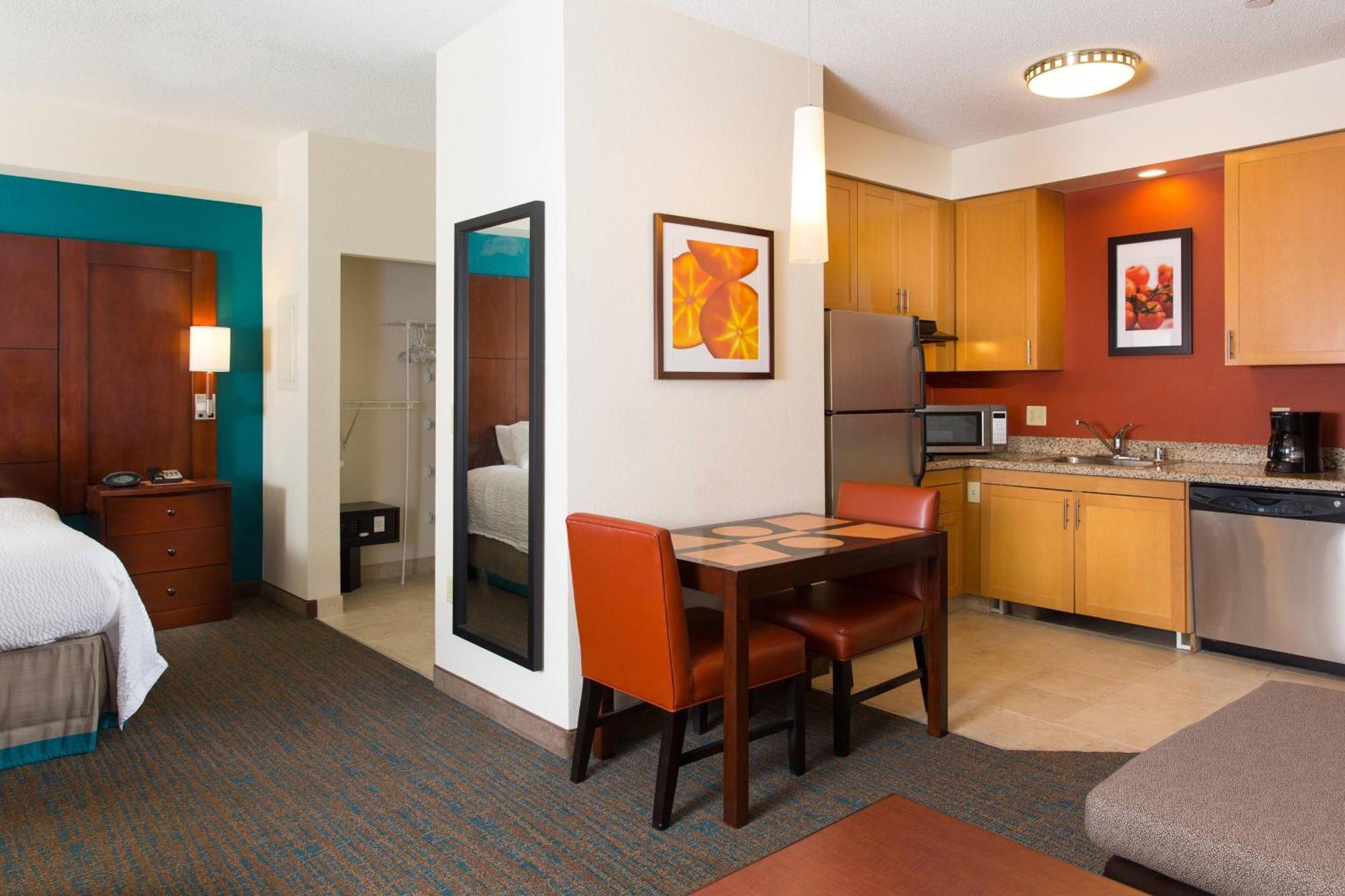 Hotel Airport 3*